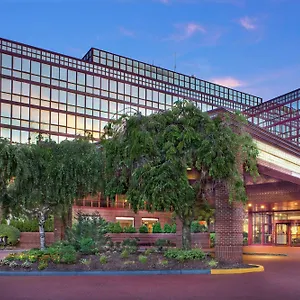 3* Отель Doubletree By Hilton New York-laguardia